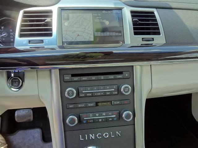 2012 Lincoln MKS Base