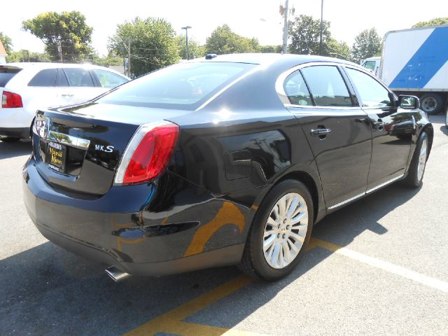 2012 Lincoln MKS Green