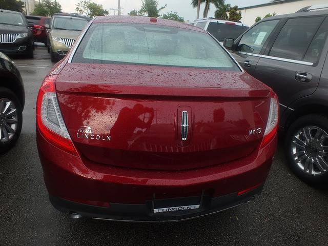 2013 Lincoln MKS Unknown