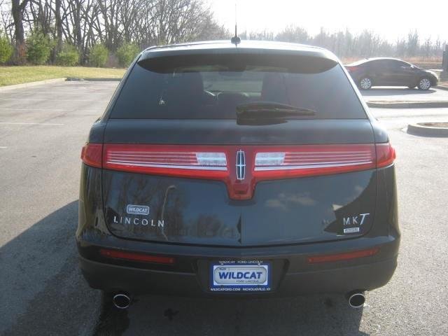 2010 Lincoln MKT Base