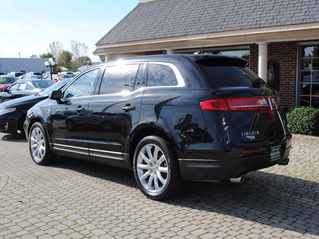 2010 Lincoln MKT GLS D Sedan