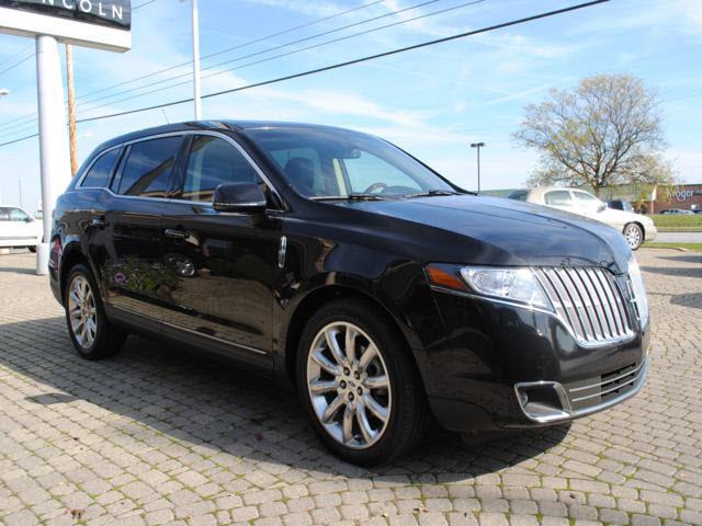 2010 Lincoln MKT GLS D Sedan