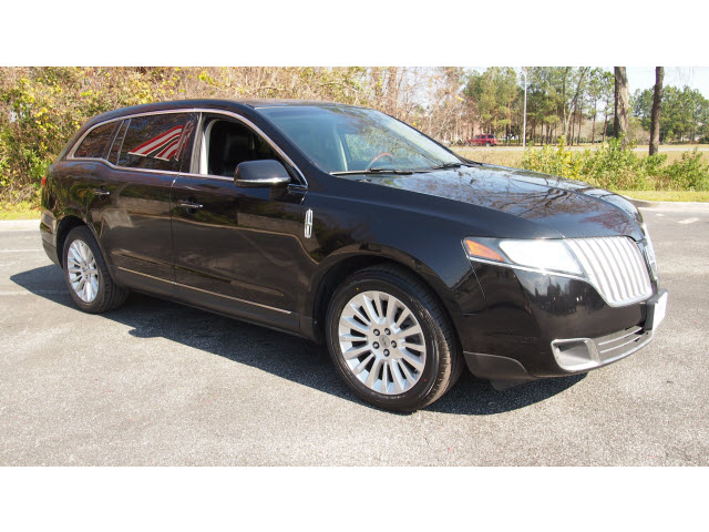 2010 Lincoln MKT Base