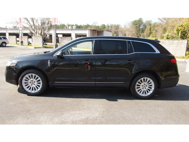 2010 Lincoln MKT Base