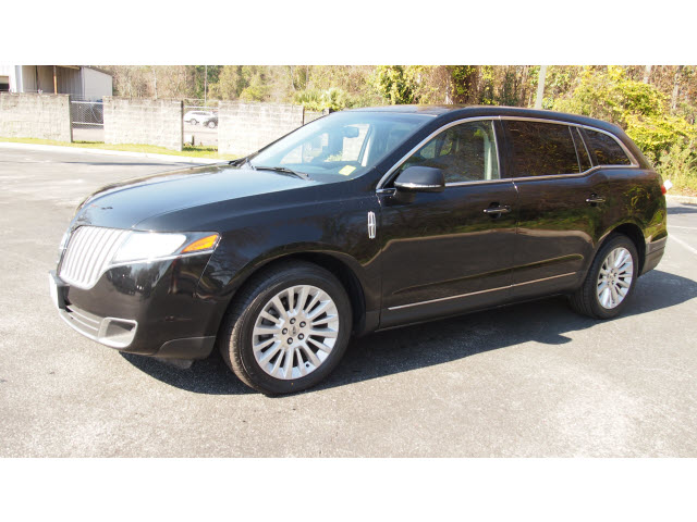 2010 Lincoln MKT Base