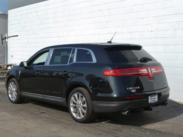 2010 Lincoln MKT Base