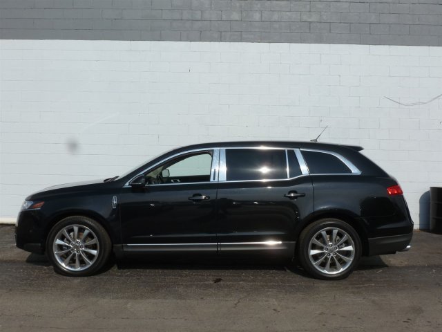 2010 Lincoln MKT Base