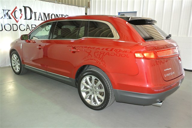 2010 Lincoln MKT Base