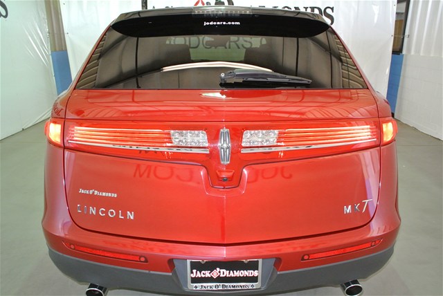 2010 Lincoln MKT Base