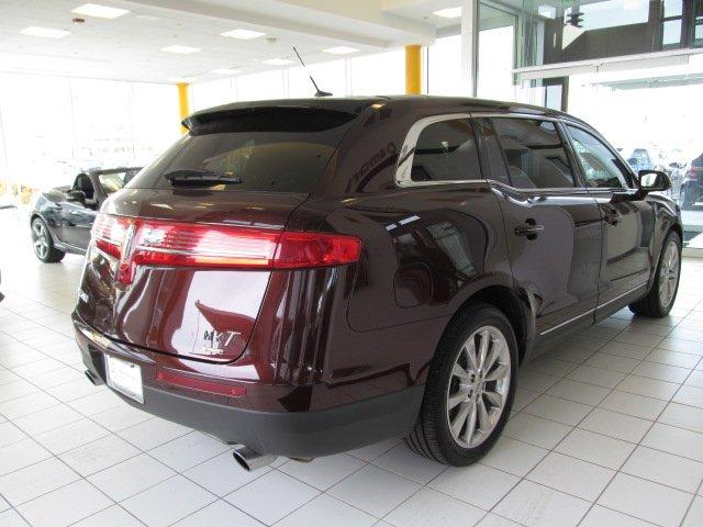 2010 Lincoln MKT Base