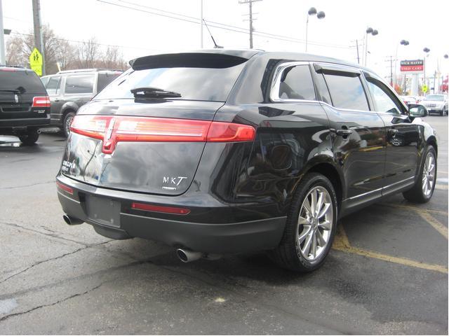 2010 Lincoln MKT 4dr Sdn 2.5L Sport RWD