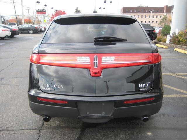 2010 Lincoln MKT 4dr Sdn 2.5L Sport RWD