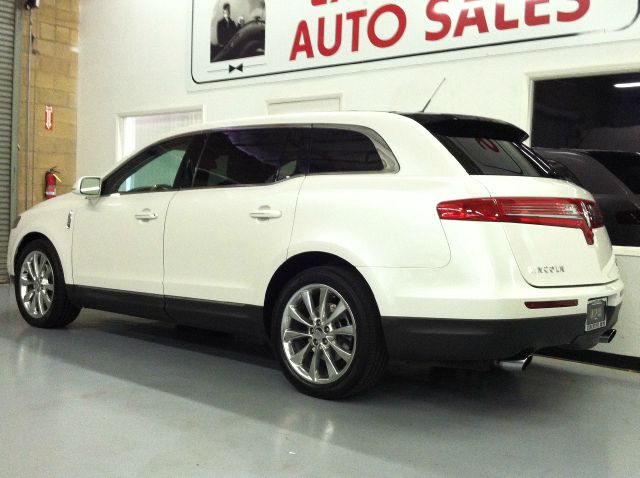 2010 Lincoln MKT Laramie Longhorn Ed 6 1/3 Ft