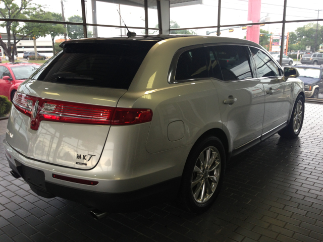 2011 Lincoln MKT Laramie Longhorn Ed 6 1/3 Ft