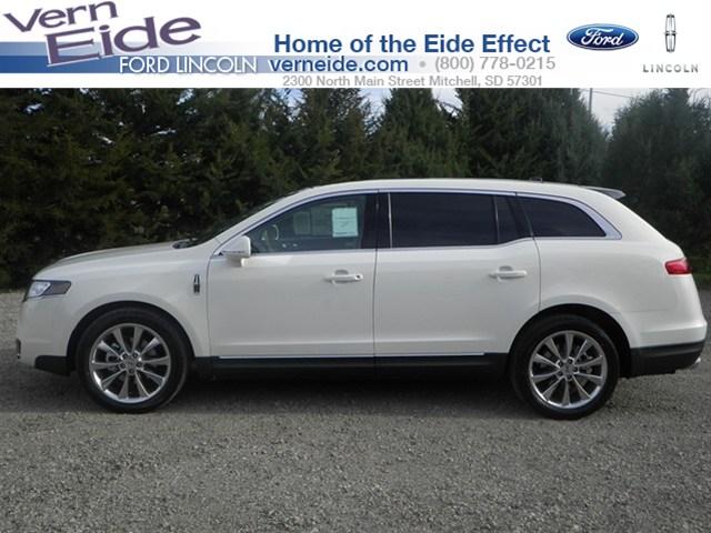 2012 Lincoln MKT Deluxe Sport