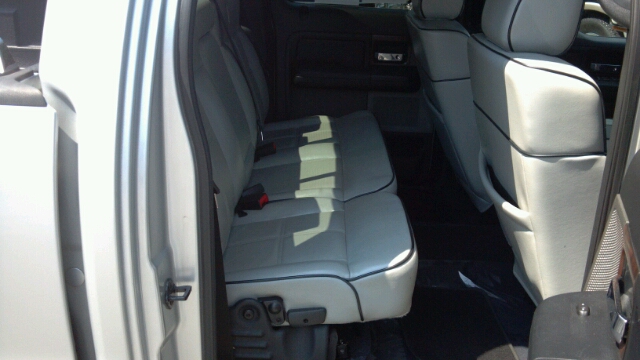 2006 Lincoln Mark LT Base