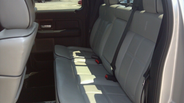 2006 Lincoln Mark LT Base