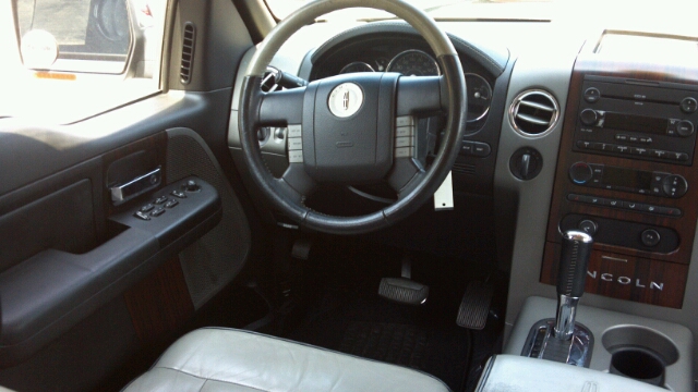 2006 Lincoln Mark LT Base