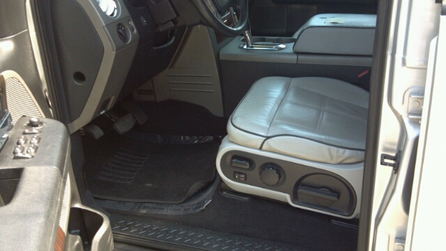 2006 Lincoln Mark LT Base