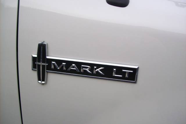 2008 Lincoln Mark LT Base