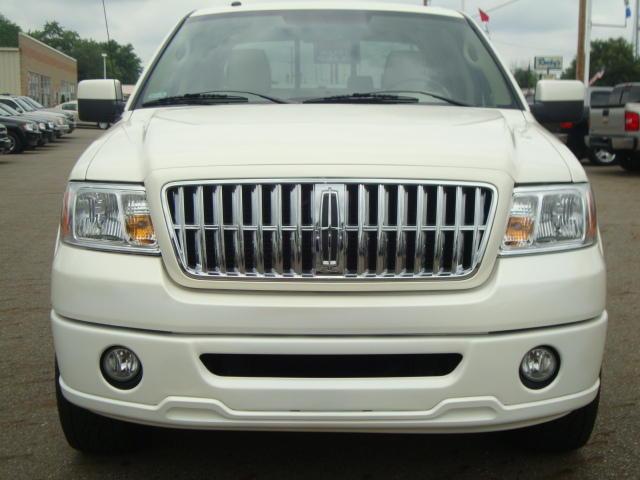 2008 Lincoln Mark LT 4+4