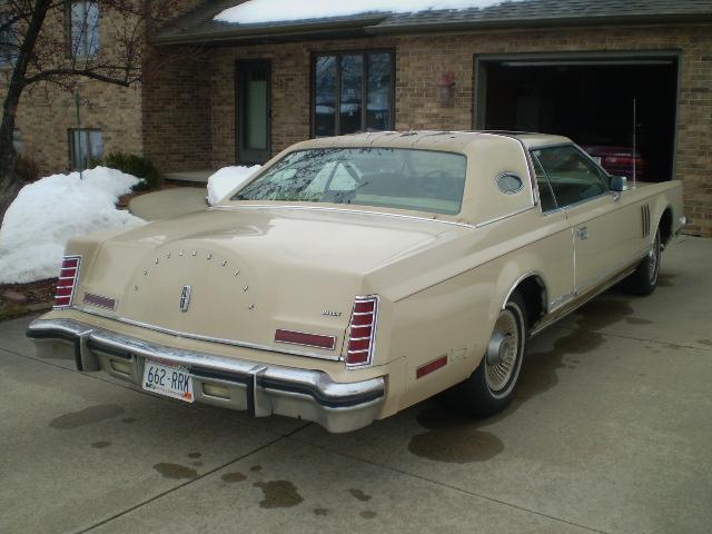 1979 Lincoln Mark V 2002 Nissan LE