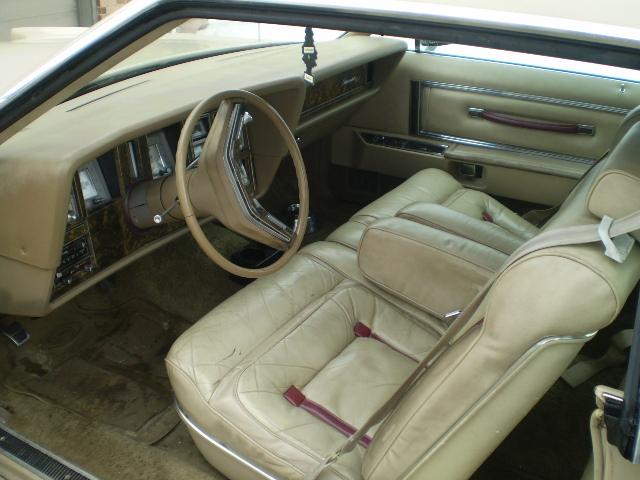 1979 Lincoln Mark V 2002 Nissan LE