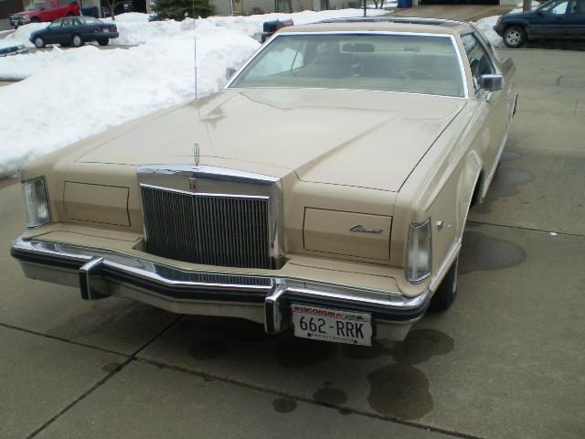 1979 Lincoln Mark V 2002 Nissan LE