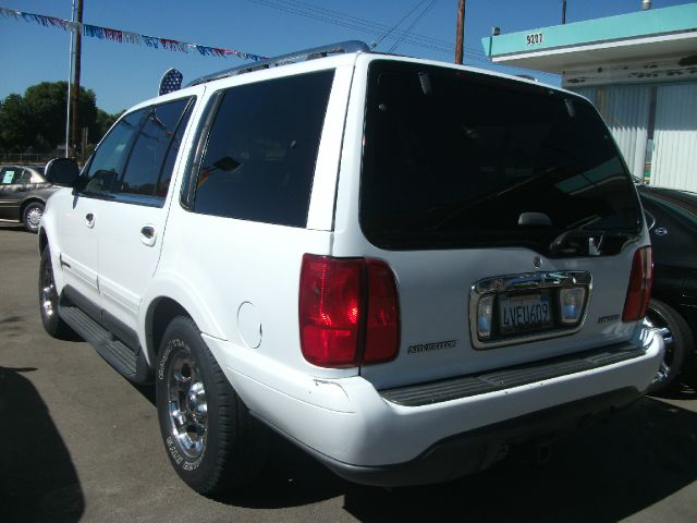 1999 Lincoln Navigator Ram 3500 Diesel 2-WD