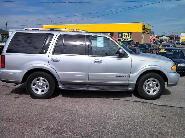 2000 Lincoln Navigator Ram 3500 Diesel 2-WD