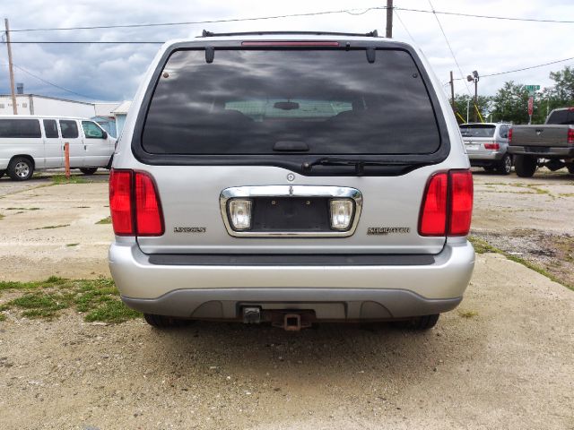 2000 Lincoln Navigator Ram 3500 Diesel 2-WD