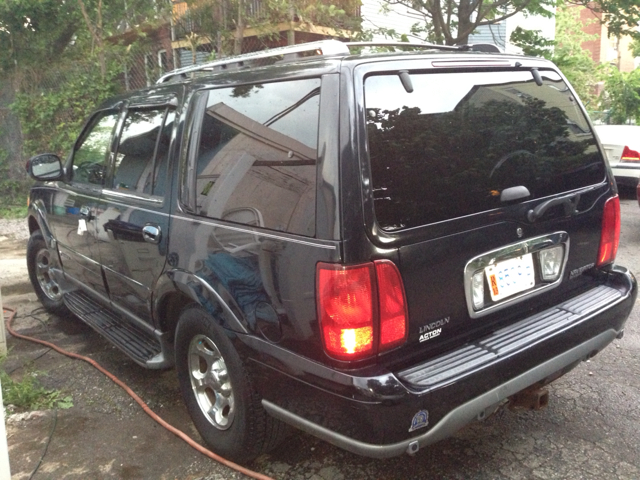 2001 Lincoln Navigator Ram 3500 Diesel 2-WD