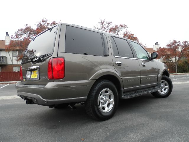 2002 Lincoln Navigator 128i BMW Certified Coupe