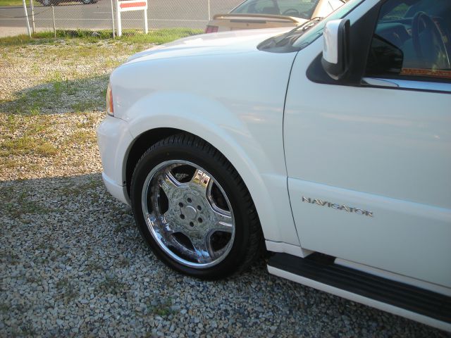 2003 Lincoln Navigator 2dr Coupe Convertible