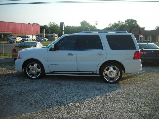 2003 Lincoln Navigator 2dr Coupe Convertible