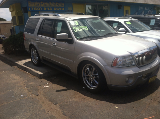 2003 Lincoln Navigator CXL - AWD 7-pass At Brookville