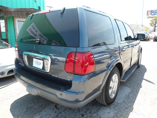 2003 Lincoln Navigator Wagon SE