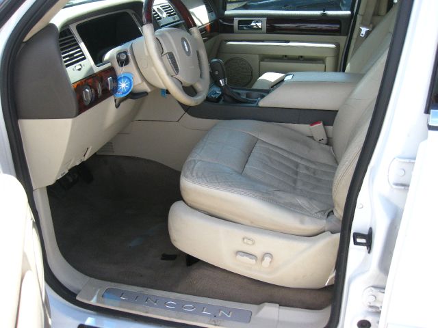 2004 Lincoln Navigator Wagon LX