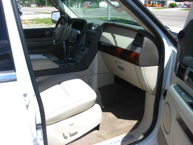 2004 Lincoln Navigator Wagon LX