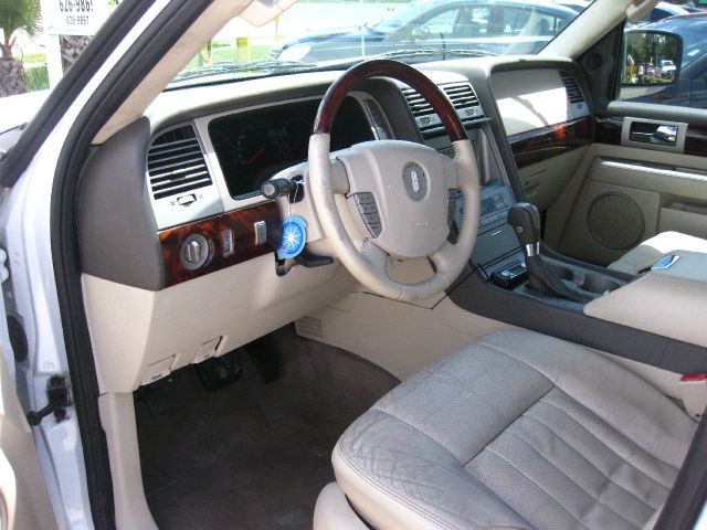 2004 Lincoln Navigator Wagon LX