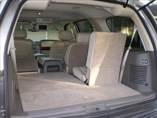 2004 Lincoln Navigator GLS PZEV