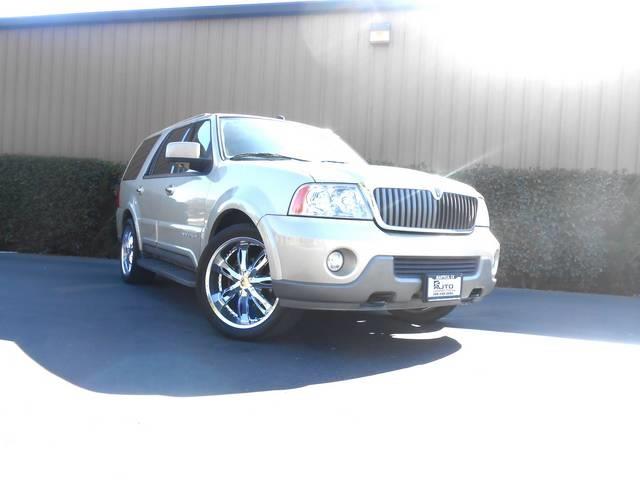 2004 Lincoln Navigator Coupe