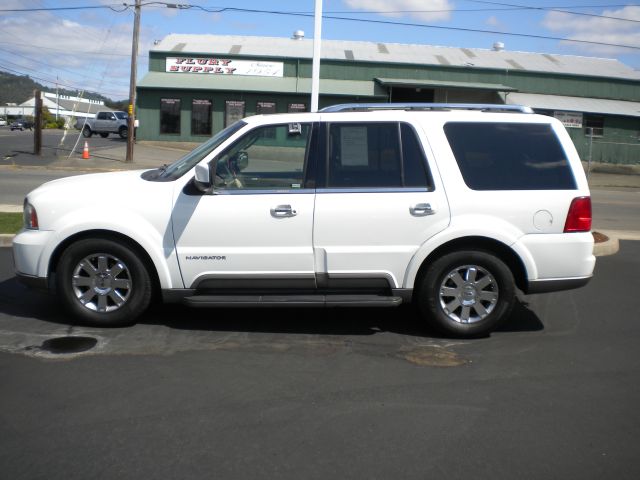 2004 Lincoln Navigator 2dr Coupe Convertible