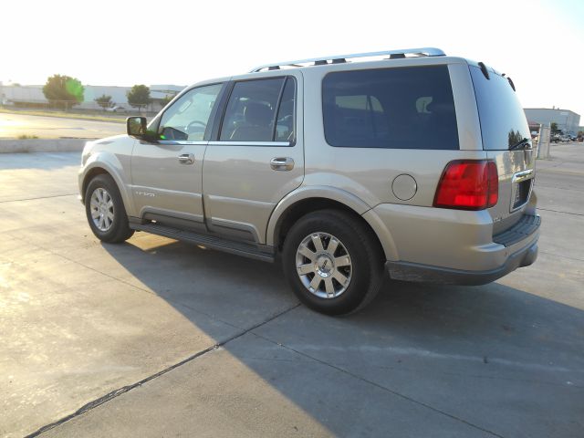 2004 Lincoln Navigator 2dr Coupe Convertible