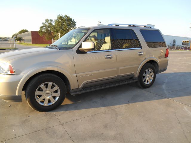 2004 Lincoln Navigator 2dr Coupe Convertible