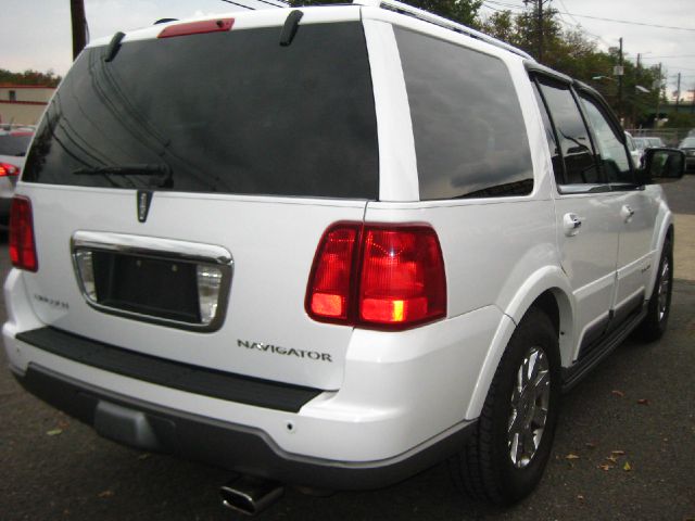 2004 Lincoln Navigator 2dr Coupe Convertible