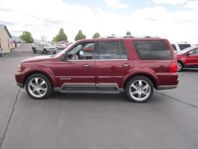 2004 Lincoln Navigator R25