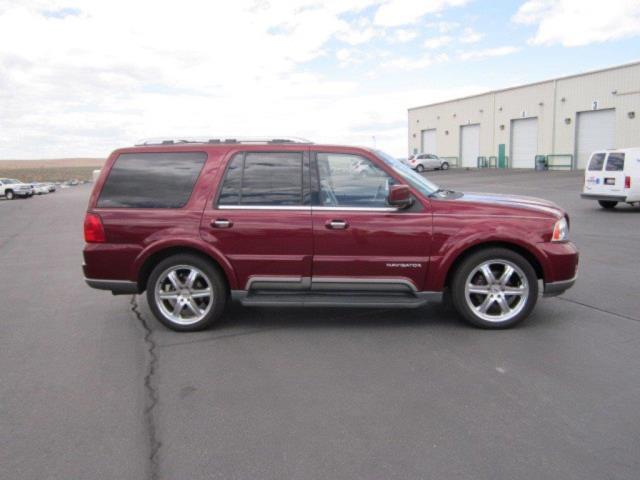 2004 Lincoln Navigator R25