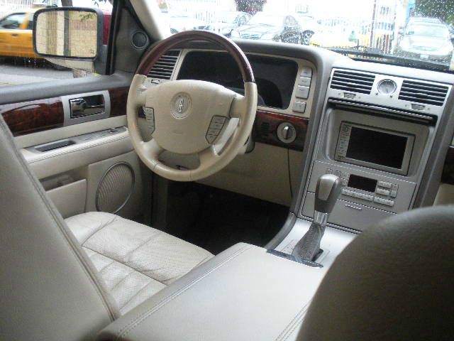 2004 Lincoln Navigator Sport W/navigation