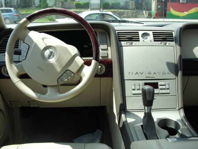 2004 Lincoln Navigator Sport W/navigation